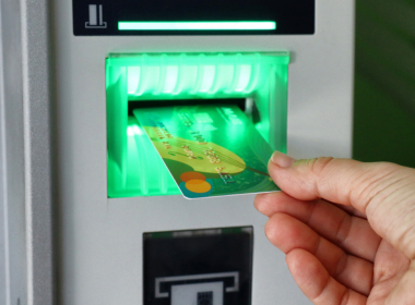Principiul „card before cash” aplicat la ATM-urile MAIB