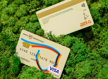 Banca Transilvania emite primul card eco-friendly din România