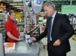 (foto, video) Moldova Agroindbank a prezentat cardul fără contact Debit MasterCard PayPass