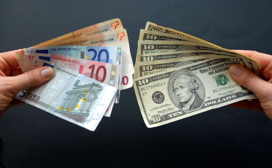 Piața valutară în martie: euro rămâne principala alegere a populației