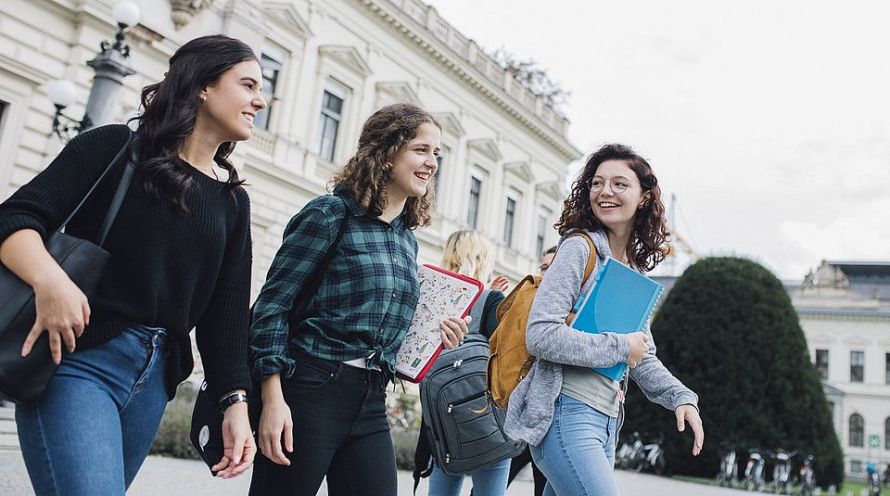 Dacă ai o afacere mică sau mijlocie, vino pe 17 mai la Orășelul European din Căușeni