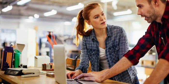 Energbank angajează talente digitale: Expediază CV pentru specialist în marketing 