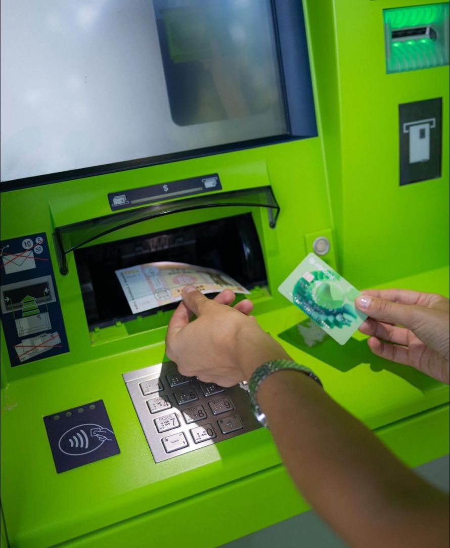 OTP Bank modernizează rețeaua de bancomate. Câte ATM-uri sunt deja contactless? 