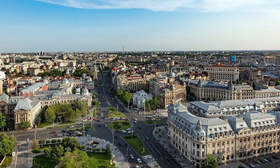 Rezervă cazare pe Booking.com cu Visa și primești până la 4% înapoi