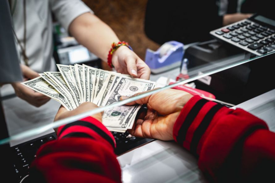 Ambiție fără precedent: prima țară din lume fără bani cash, până în 2030