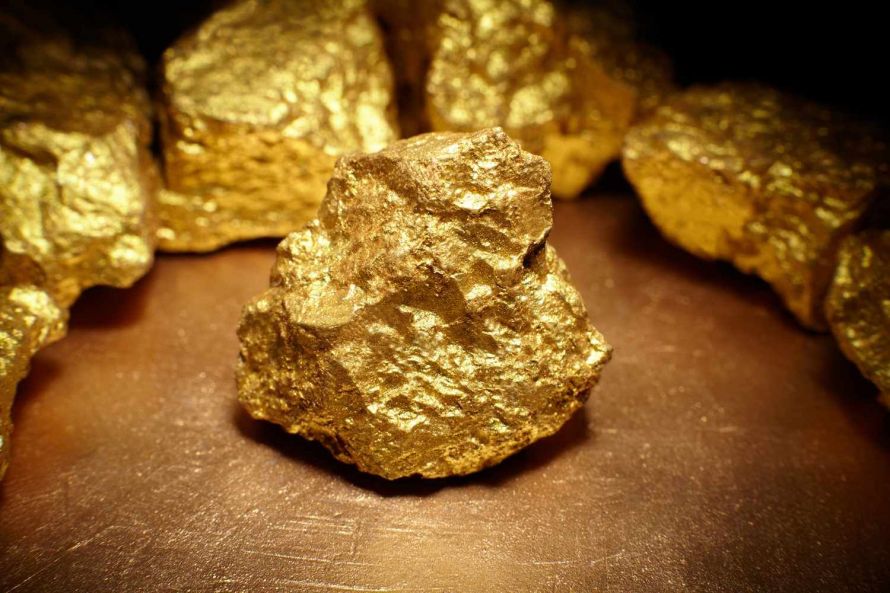 Țara care cumpără aur pentru a trece la euro. Achiziție de 2 tone de metal prețios