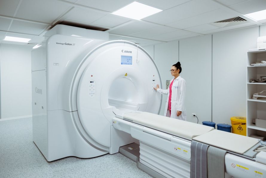 Banca Mondială a contribuit la modernizarea Institutului de Neurologie cu un aparat RMN de ultimă generație