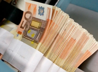 Atenție la euro! Bancnote false de 50 și 100 au fost introduse pe piață