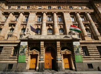 Sectorul bancar din Ungaria a revenit pe profit în 2013 după 2 ani de pierderi