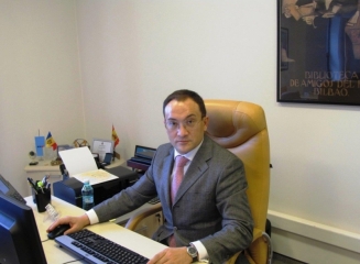 Juan Luis Martin Ortigosa (BCR Chișinău): „Extinderea soluțiilor de canale electronice și noile servicii de card sunt principalele priorități pentru 2014”