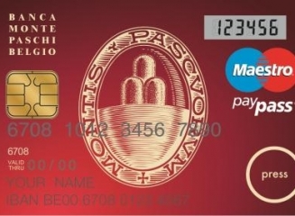 Premieră mondială: primul card de plată cu facilități de debit, credit, display și contactless