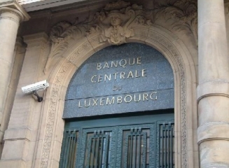 Luxemburg renunță la secretul bancar