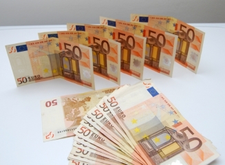 Atenție la euro! Falsificatorii preferă bancnotele de 20 și 50 de euro