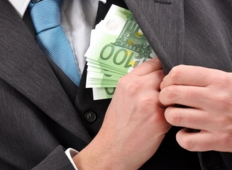 Limită la bonusuri pentru angajații Deutsche Bank – maxim 300.000 euro pentru 2013