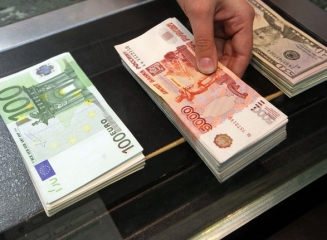 Apetitul populaţiei pentru valută a scăzut în prima lună a anului 2013