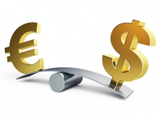 Băncile centrale cumpără tot mai mulți dolari și evită moneda unică europeană