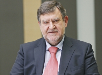 Raiffeisen Bank investighează afacerile din paradisurile fiscale ale directorului său general