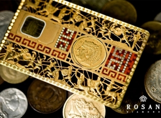 (foto) Cele mai extravagante carduri din lume, fabricate din aur și pietre prețioase, cu care se „alintă” bogații planetei