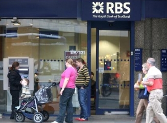Efectul online banking-ului: RBS închide 44 de sucursale, din care 14 sunt „ultimele din oraș”