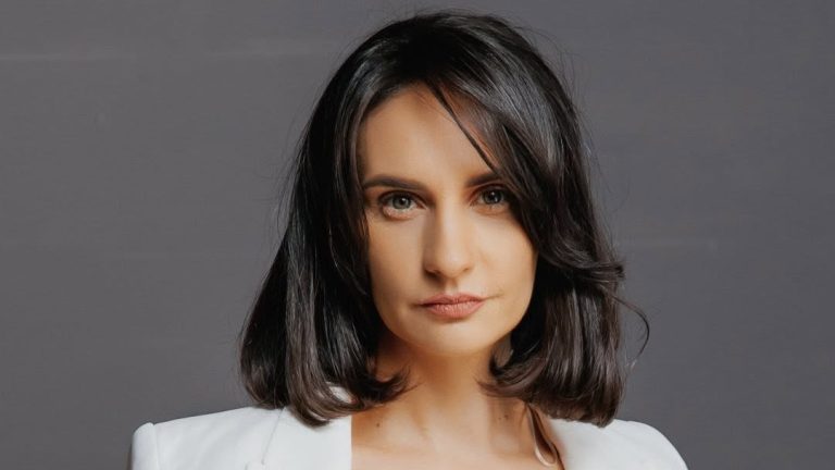Daniela Secinschii: Fericirea financiară începe cu o rezervă de bani